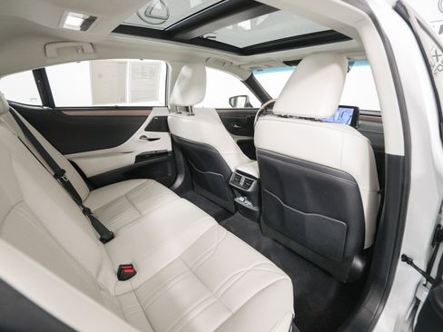 Certified 2025 Lexus ES 350 Ultra Luxury image 18