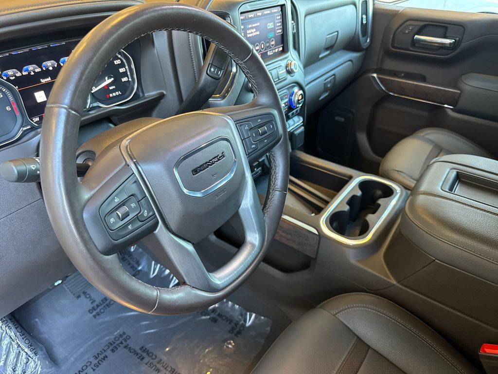 Used 2022 GMC Sierra 1500 Denali w/ Denali Premium Package AWD/4WD image 11