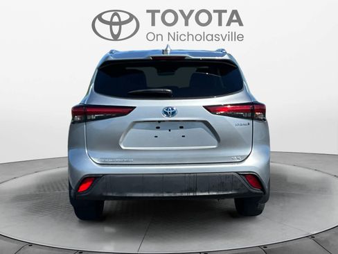 Used 2021 Toyota Highlander XLE image 5
