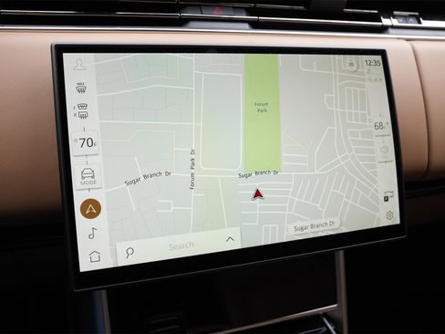 Used 2025 Land Rover Range Rover Long Wheelbase Autobiography image 12