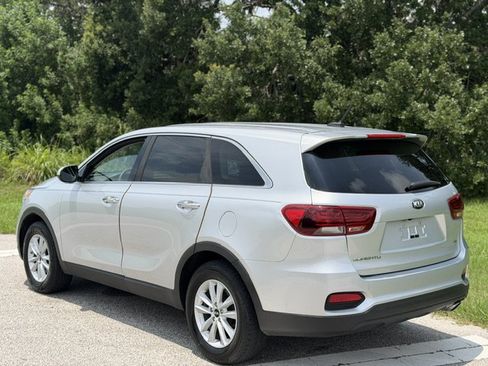 Used 2019 Kia Sorento FWD image 3