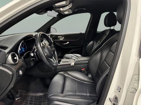 Used 2022 Mercedes-Benz GLC 300 4MATIC image 27
