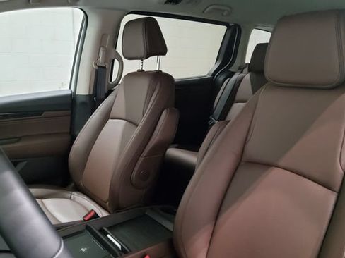 Used 2025 Honda Odyssey Touring image 16