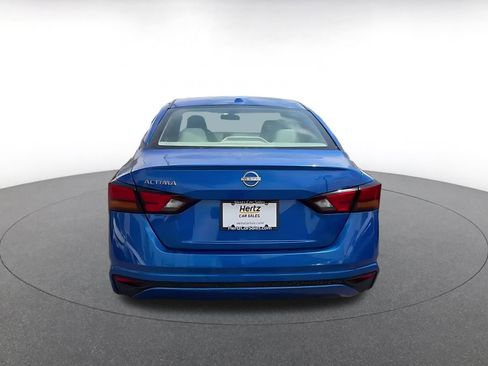 Used 2025 Nissan Altima 2.5 SV image 12