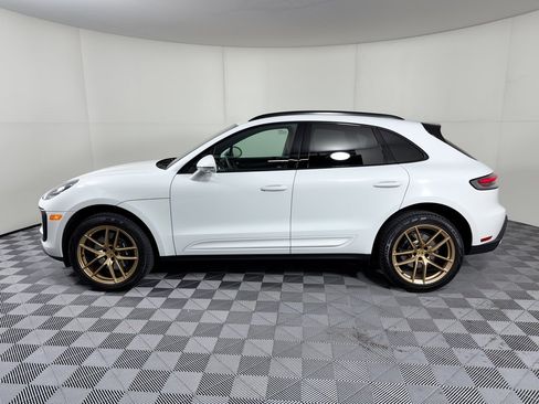 Certified 2026 Porsche Macan AWD/4WD image 2
