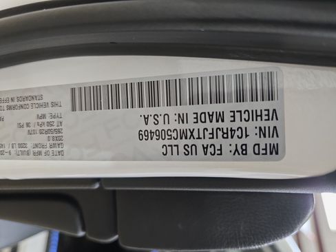 Used 2021 Jeep Grand Cherokee Summit AWD/4WD image 33