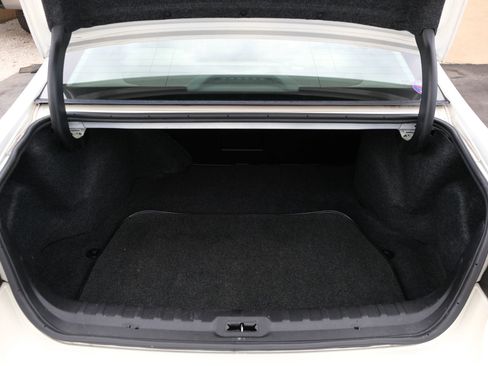 Used 2009 Buick Lucerne CXL w/ Driver Confidence Package image 20