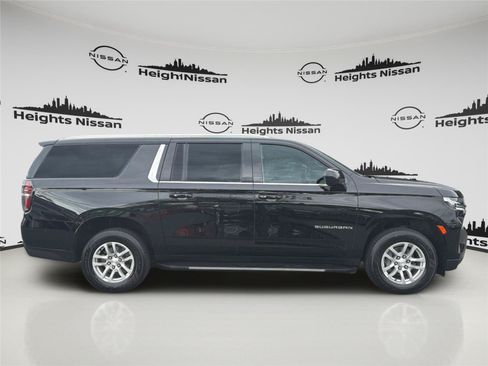Used 2024 Chevrolet Suburban LT AWD/4WD image 6