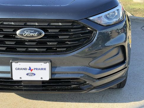 Certified 2023 Ford Edge SE w/ Black Appearance Package image 10