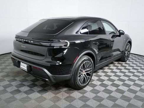 New 2026 Porsche Macan Electric image 28