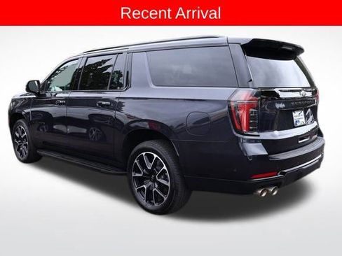 Used 2025 Chevrolet Suburban RST image 5