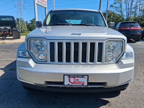 Used 2011 Jeep Liberty Sport AWD/4WD image 2