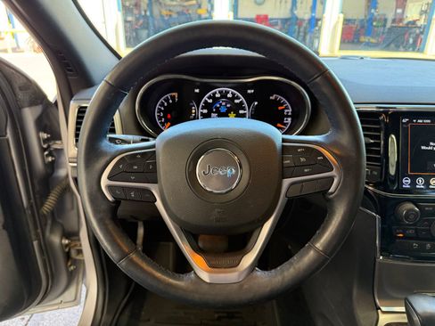 Used 2019 Jeep Grand Cherokee Limited w/ Luxury Group II AWD/4WD image 14