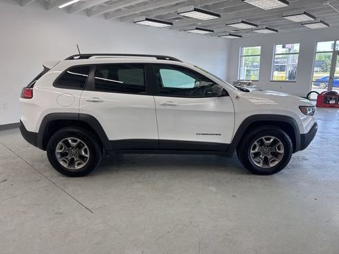 Used 2019 Jeep Cherokee Trailhawk w/ Cold Weather Group AWD/4WD image 17