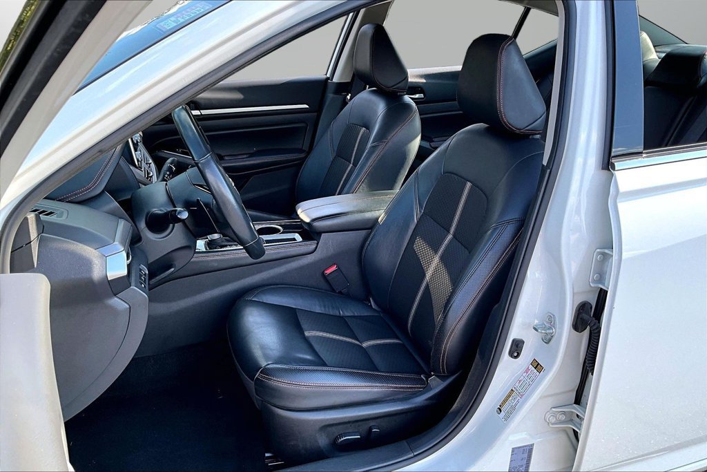 Used 2024 Nissan Altima 2.5 SR FWD image 24