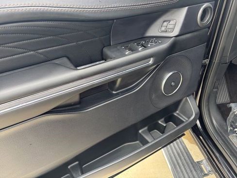 Used 2021 Ford Expedition Platinum image 12