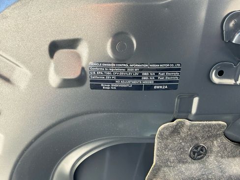 Used 2025 Nissan Leaf S FWD image 20