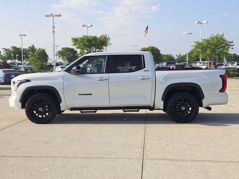Used 2024 Toyota Tundra Limited AWD/4WD image 4