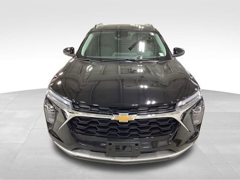 Used 2025 Chevrolet Trax LT w/ Driver Confidence Package image 4