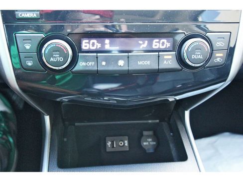 Used 2014 Nissan Altima 2.5 SL w/ Technology Package FWD image 26