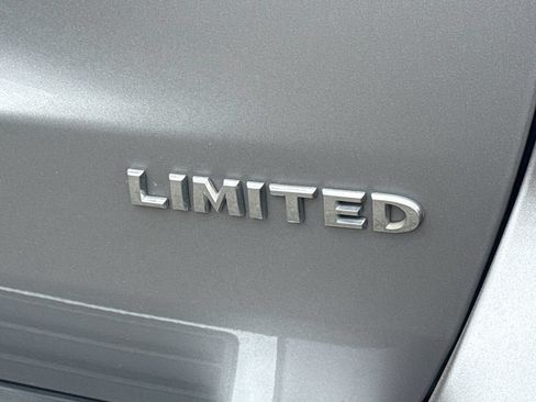 Used 2015 Jeep Grand Cherokee Limited w/ Luxury Group II RWD image 18