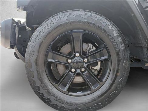 Used 2021 Jeep Wrangler Unlimited Sahara AWD/4WD image 24