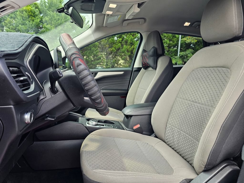 Used 2022 Ford Escape SE w/ SE Sport Appearance Package FWD image 14
