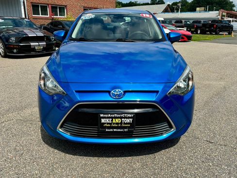 Used 2018 Toyota Yaris iA FWD image 2