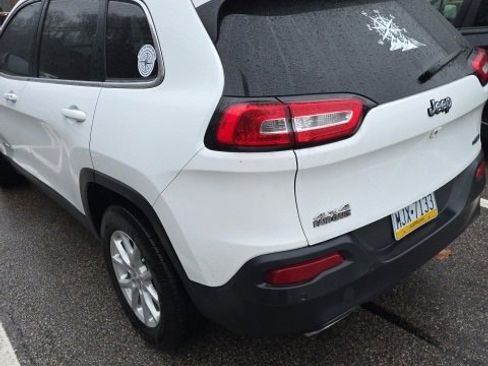 Used 2017 Jeep Cherokee Latitude w/ Comfort/Convenience Group image 5