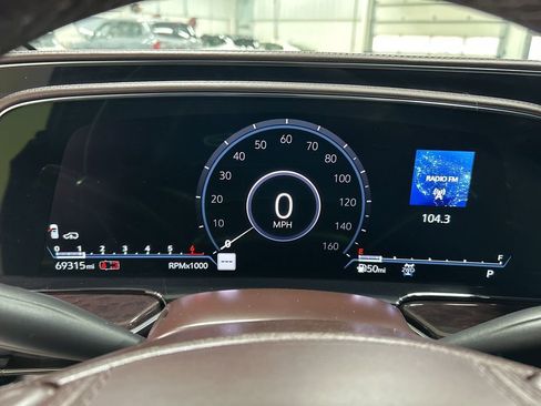 Used 2021 Cadillac Escalade Sport Platinum w/ LPO, ONYX Package image 17