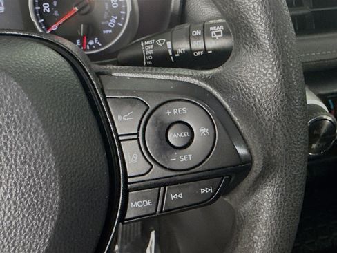 Used 2022 Toyota RAV4 XLE w/ Convenience Package image 15