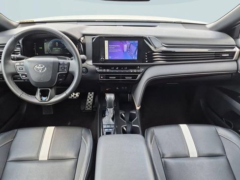 Used 2025 Toyota Camry SE FWD image 21