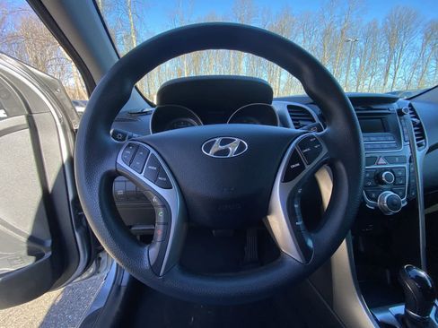 Used 2016 Hyundai Elantra GT image 31