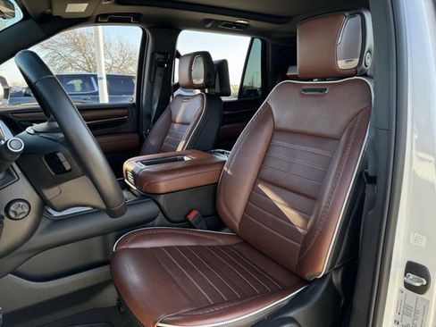 Used 2024 GMC Yukon Denali Ultimate image 27