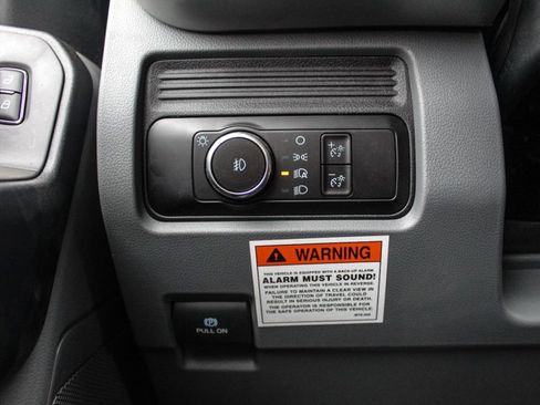 New 2025 Ford F550 4x4 Regular Cab Super Duty image 33