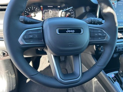 New 2026 Jeep Compass Latitude image 17