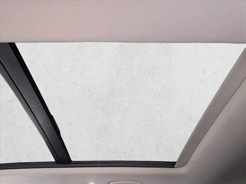 Used 2020 Volkswagen Tiguan SE image 20