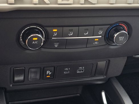 Certified 2025 Nissan Frontier SV AWD/4WD image 21