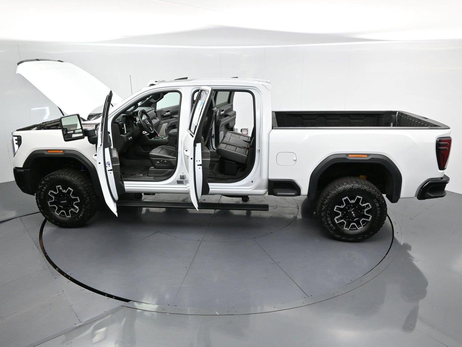 Used 2024 GMC Sierra 2500 AT4X AWD/4WD image 45