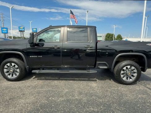Used 2024 Chevrolet Silverado 2500 Custom w/ Custom Value Package AWD/4WD image 5