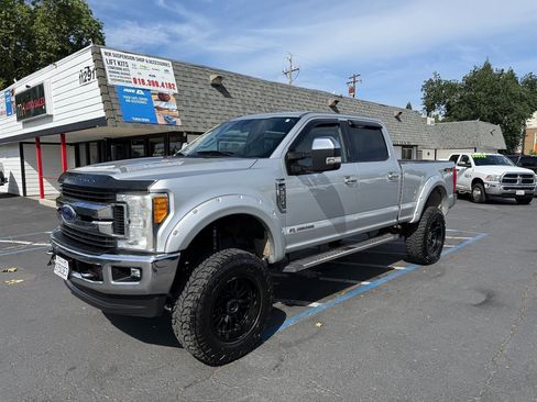 Used 2017 Ford F350 XLT w/ XLT Premium Package AWD/4WD image 1