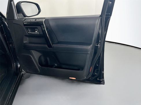 Used 2022 Toyota 4Runner TRD Off-Road Premium image 27