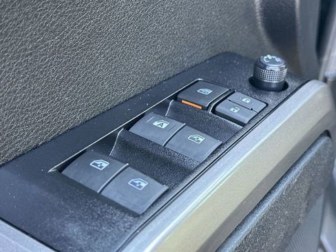 Used 2022 Toyota Tacoma SR5 AWD/4WD image 20