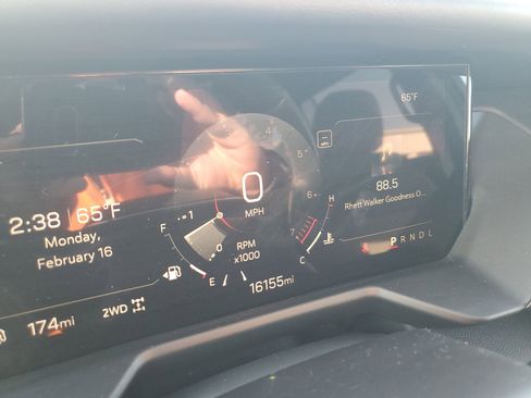 Used 2025 GMC Acadia Elevation image 20