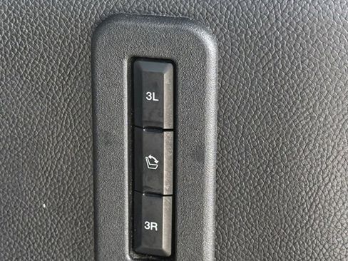 Used 2016 Ford Expedition Platinum image 27