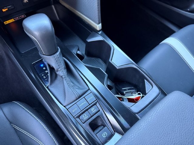 Used 2025 Toyota Camry SE FWD image 27