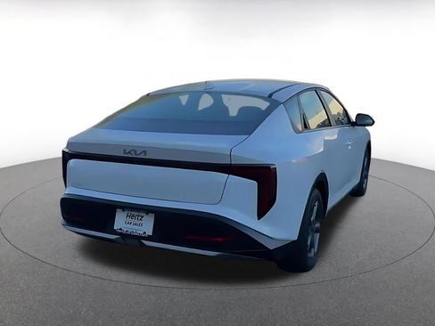 Used 2025 Kia K4 LXS image 12