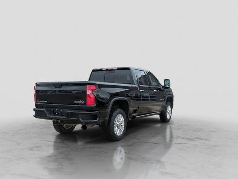 Used 2023 Chevrolet Silverado 2500 High Country w/ Z71 Off-Road Package image 8