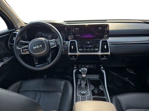 Used 2022 Kia Sorento S w/ Panoramic Sunroof Package FWD image 9