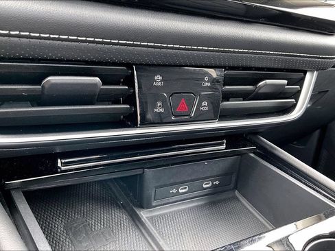 Used 2024 Volkswagen Atlas SE FWD image 29